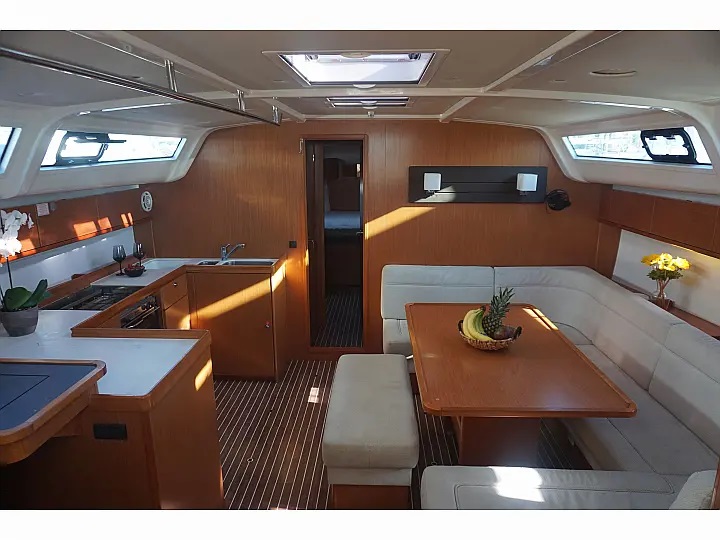 Interior image - 2