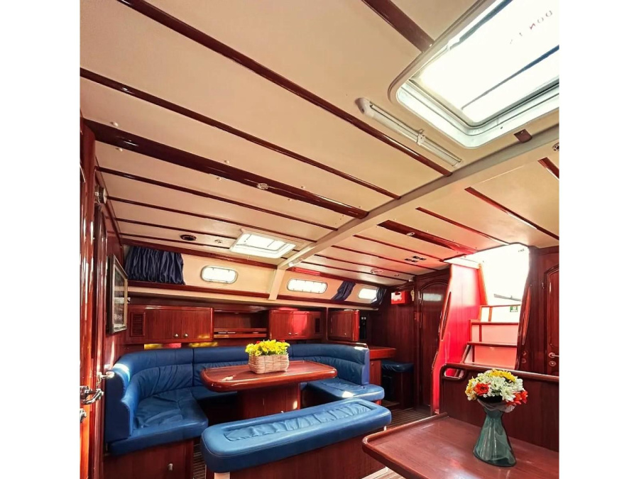 Interior image - 2