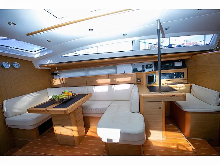 Interior image - 1