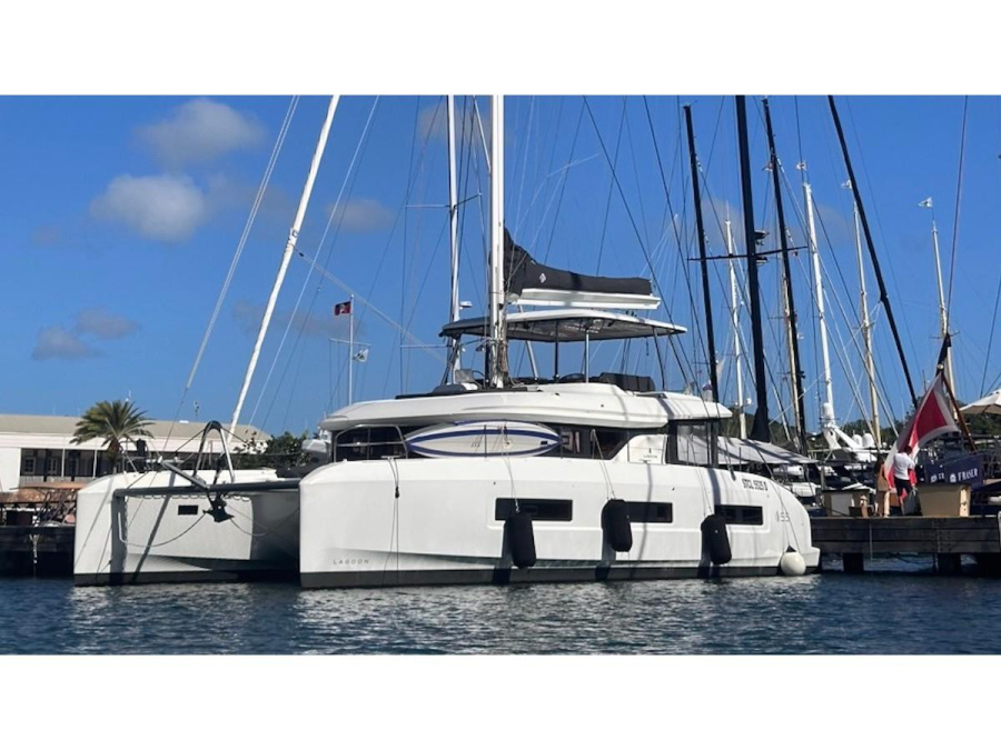 Photo #1 - Lagoon 55 (5 cab) (Maui- FIRST CLASS) en Cala dei Sardi - 61044