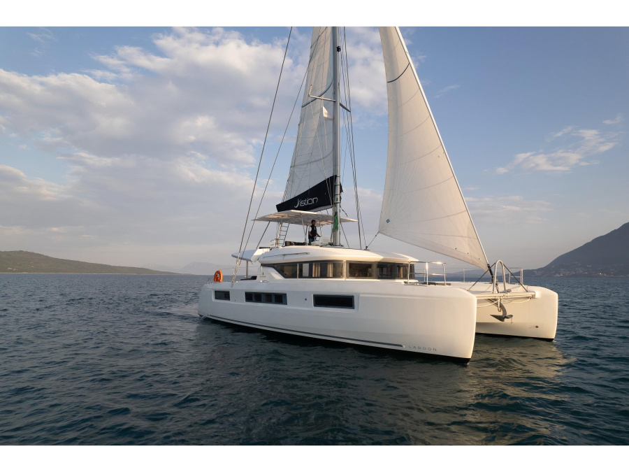 Photo #1 - Lagoon 50 A/C & GEN & WM (Andromeda) en D-Marin Marina Lefkas - 8331