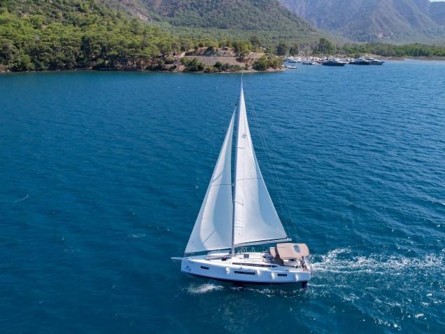 Photo #1 - Sun Odyssey 410 (Sky Asya) en Yacht Marina - 18785