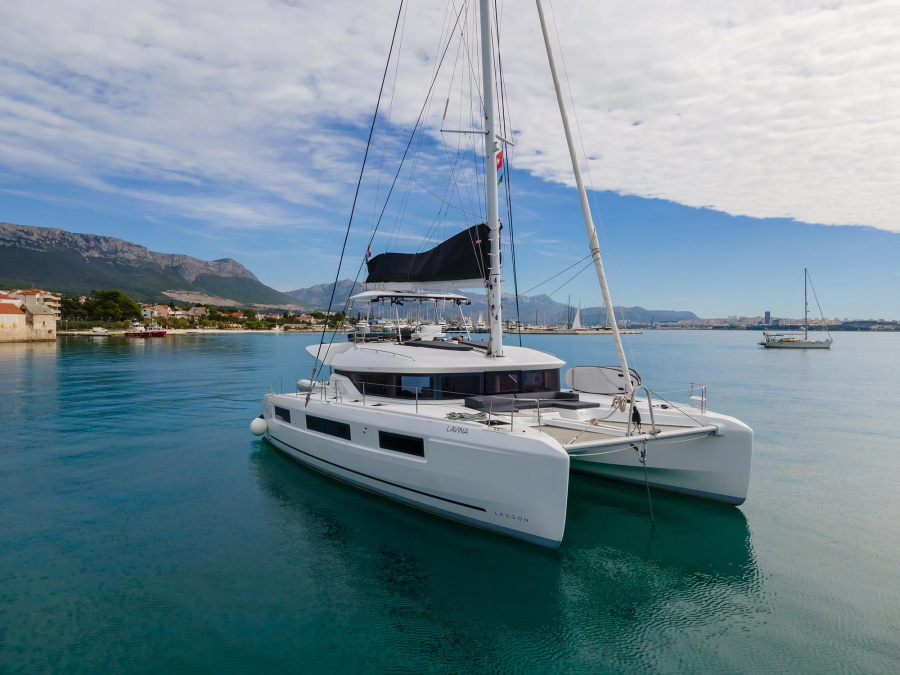 Photo #1 - Lagoon 51 (LAVINA) en ACI Marina - 20970