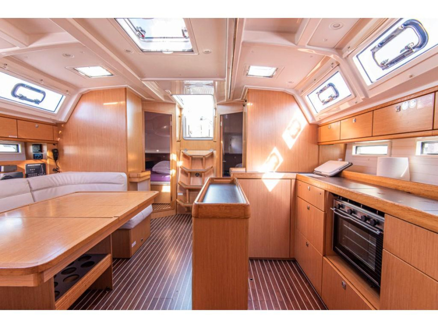 Interior image - 1