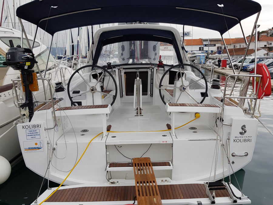 Photo #1 - Oceanis 35.1 (Kolibri) en ACI Marina - 10183