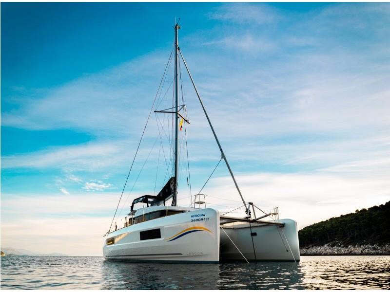 Photo #1 - Lagoon 40 (HEROINA) en ACI Marina - 10425