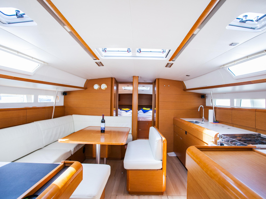 Interior image - 2