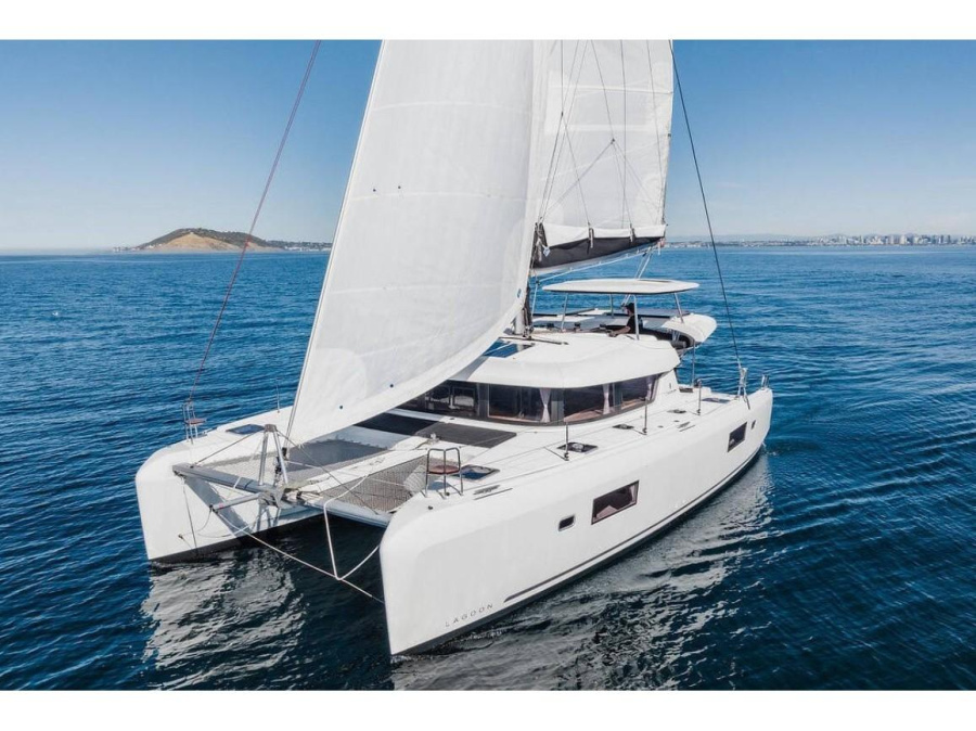 Photo #1 - Lagoon 42 (All Blue I) en D-Marin Marina Lefkas - 65264