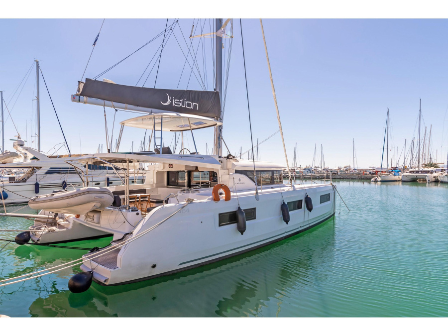 Photo #1 - Lagoon 46 A/C & GEN & WM (Harmony) en Main Port - 11365