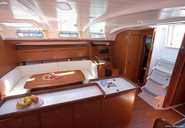 Interior image - 2