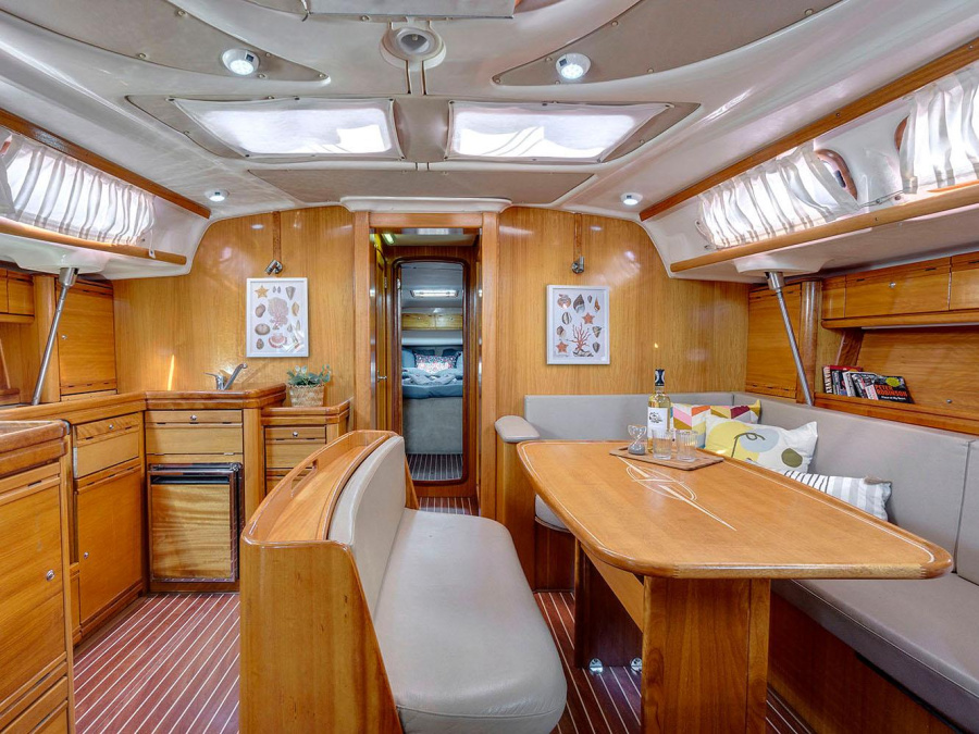 Interior image - 2