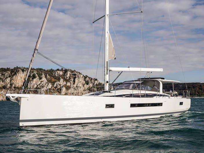 Photo #1 - Jeanneau 65 (Uranos) en Main Port - 17533