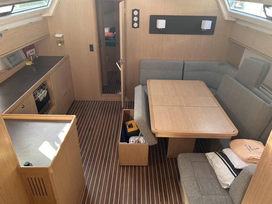Interior image - 2