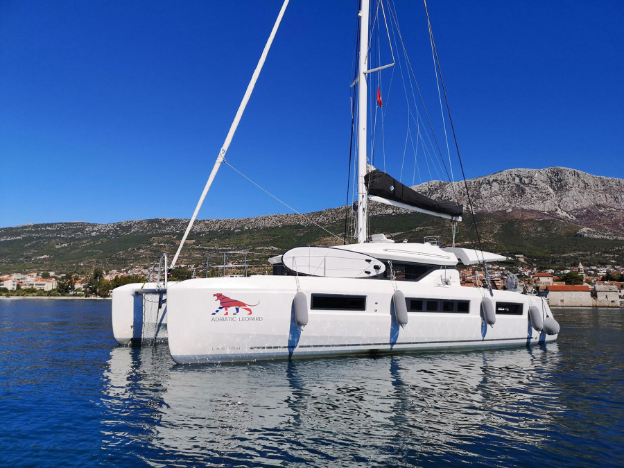 Photo #1 - Lagoon 50 (ADRIATIC LEOPARD) en Marina Kaštela - 6804