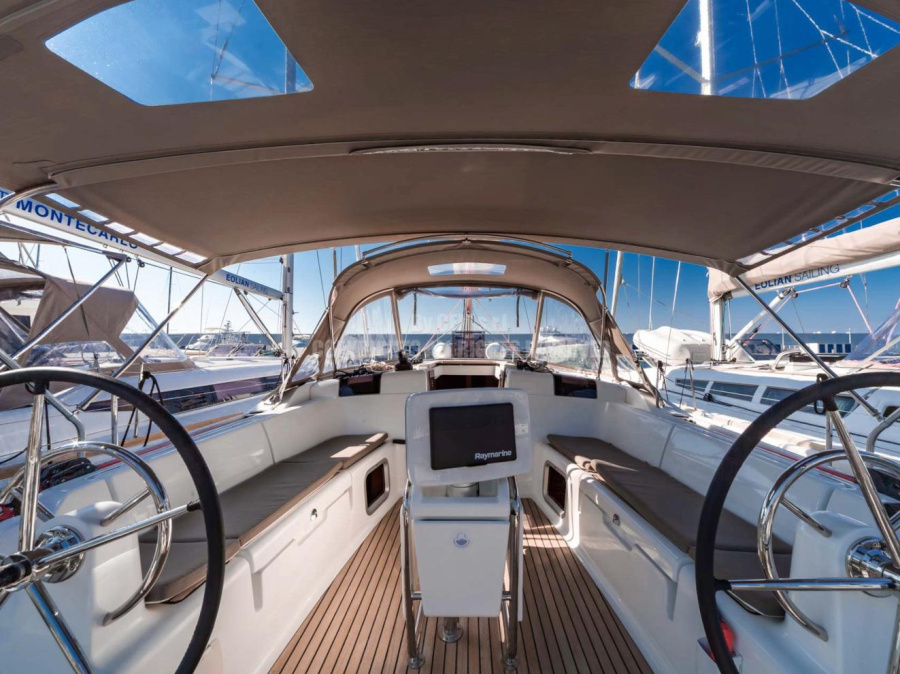 Photo #1 - Jeanneau S.O.449 (Nizza) en Marina - 9437