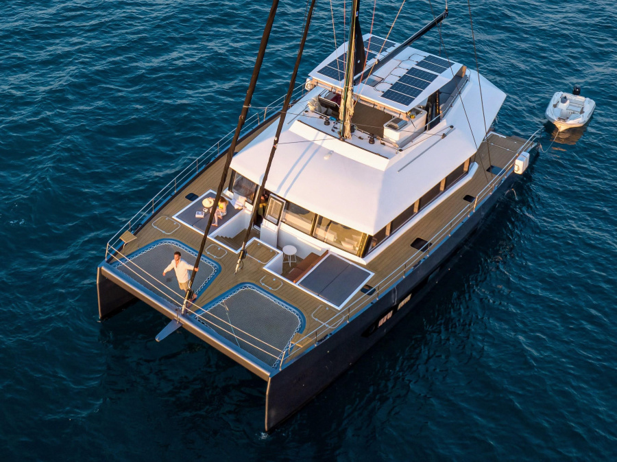 Photo #1 - Catamaran J-Yachts (HANI I) en Main Port - 65272