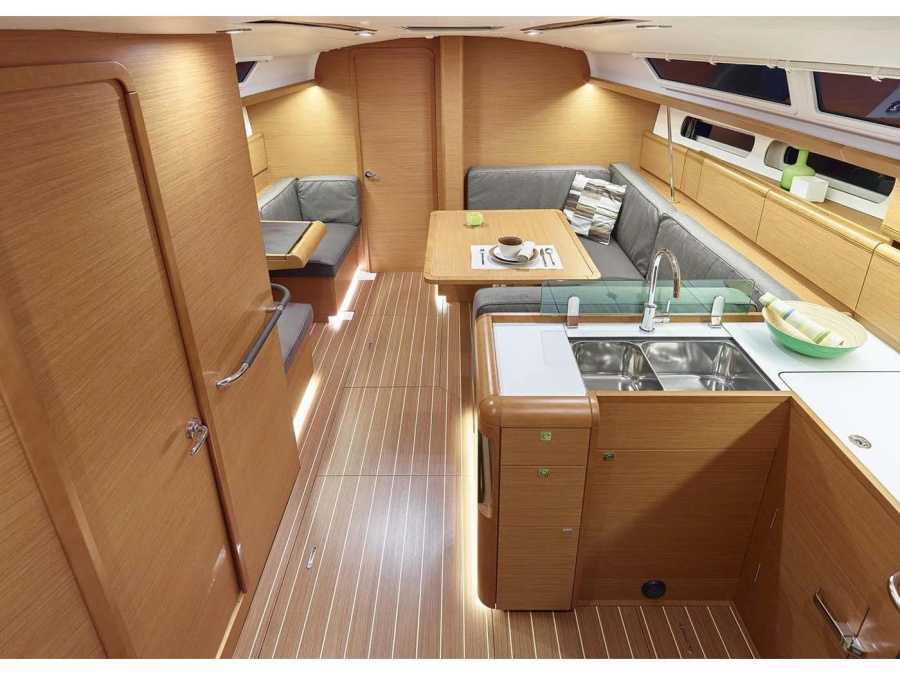 Interior image - 2