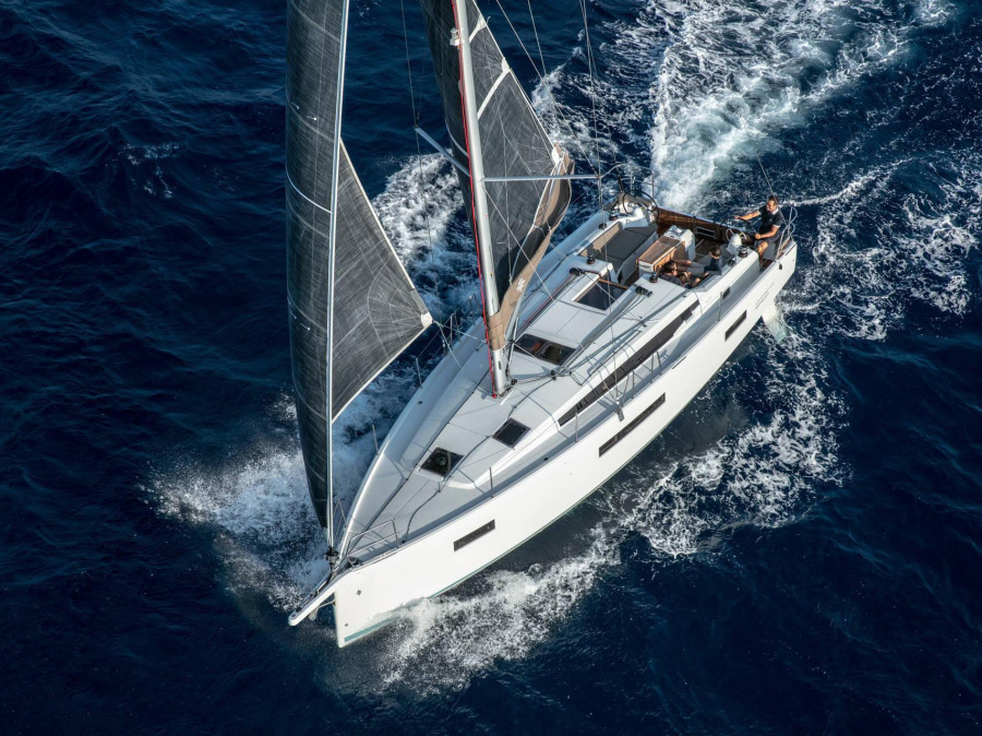Photo #1 - Sun Odyssey 410 (EVELYNE) en Marina - 20037