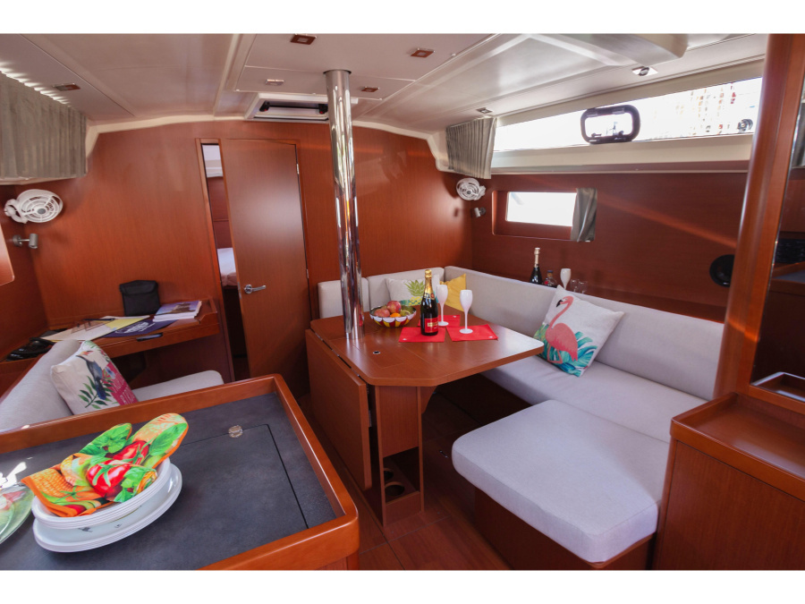 Interior image - 1