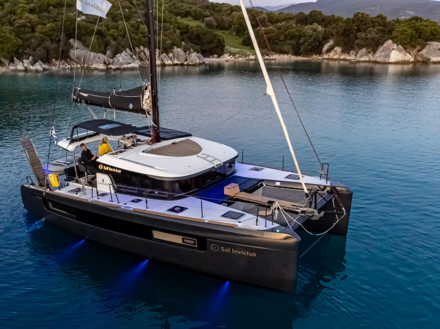 Photo #1 - Lagoon 40 (Sol Invictus VIP-equipped) en Main Port - 12387