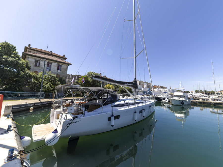 Photo #1 - Elan Impression 45 (VEKENEGA) en Marina - 18523