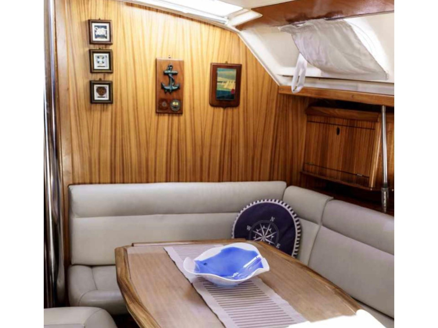 Interior image - 2