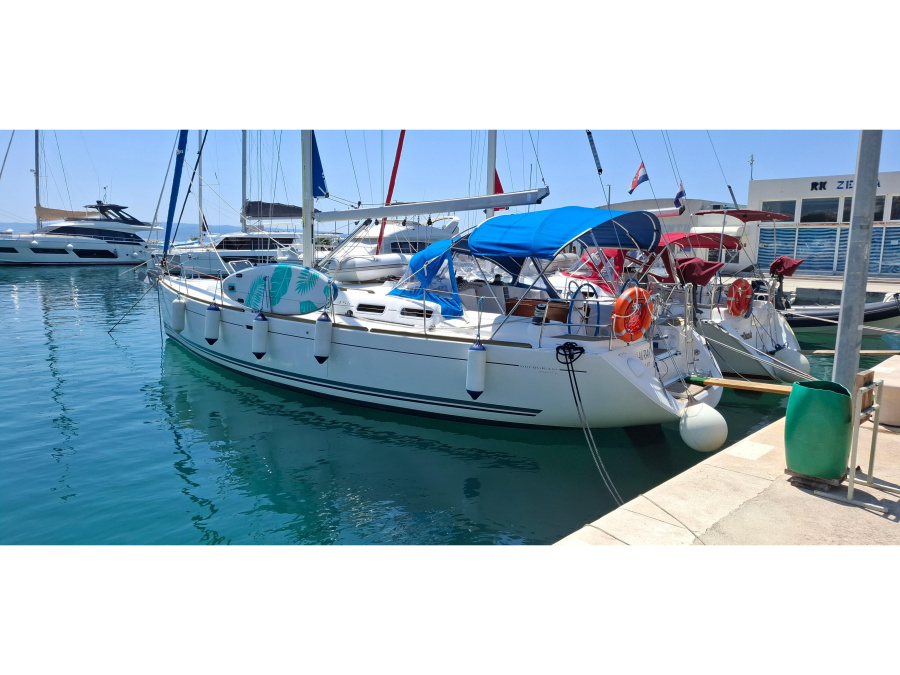 Photo #1 - Dufour 455 Grand Large (Hauraki (refit: 2025, new engine and solar panels)) en Marina Zenta - 10907