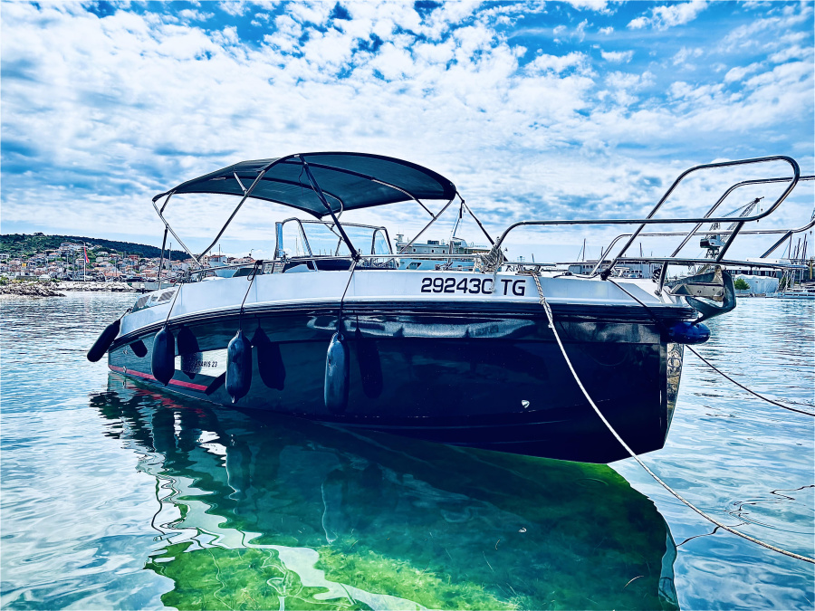 Photo #1 - Arrow Abaris 23 (no name) en City Port - 20864