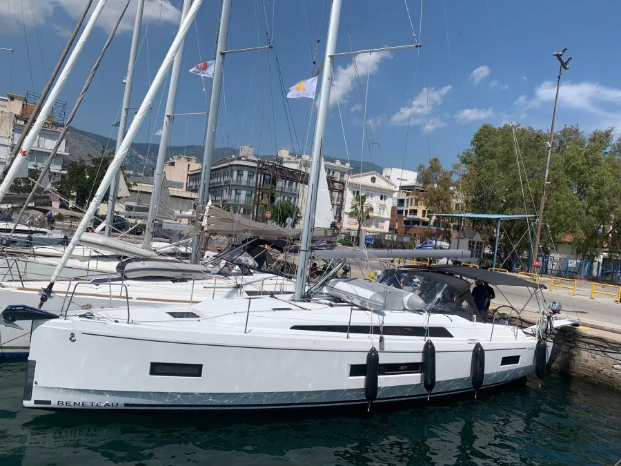 Photo #1 - Oceanis 40.1 (Avra) en Port of - 17977