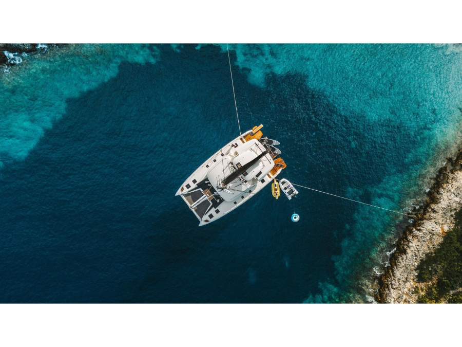 Photo #1 - Lagoon 51 (CELINA) en Port of Lefkas - 63760