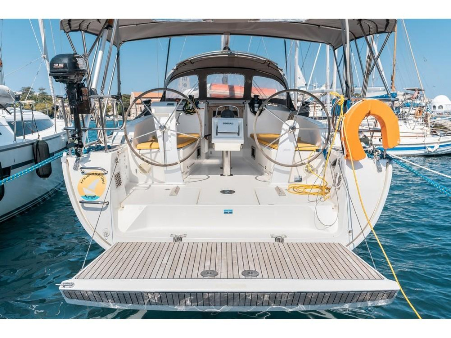 Photo #1 - Bavaria 41 Cruiser (Alkyoni) en Rhodes New Marina - 15893