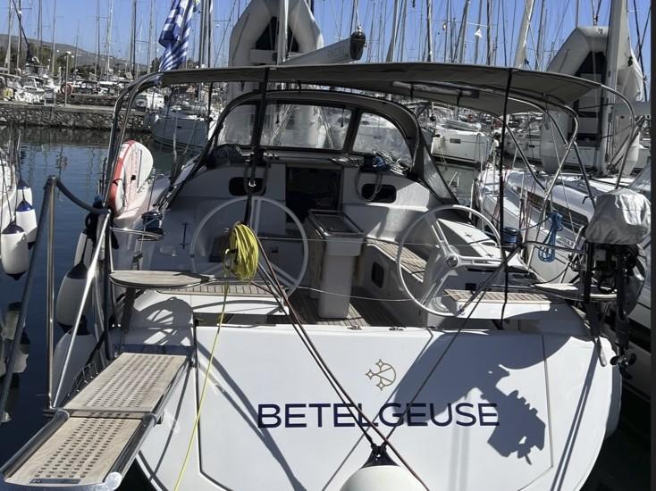 Photo #1 - Elan Impression 45 (Betelgeuse (Electric Heads, Inverter)) en Alimos Marina - 8208