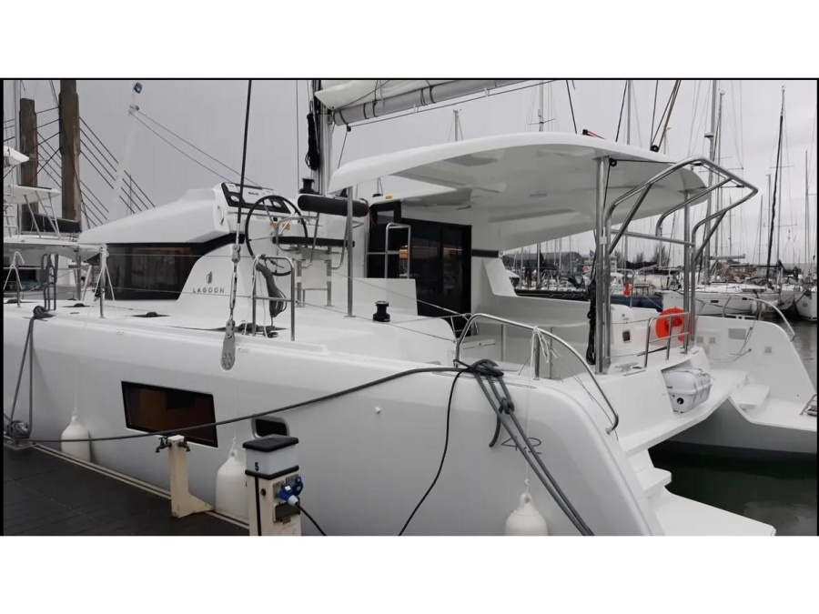 Photo #1 - Lagoon 42 (Lagoon 42 (2020) AM) en Alimos Marina - 64743