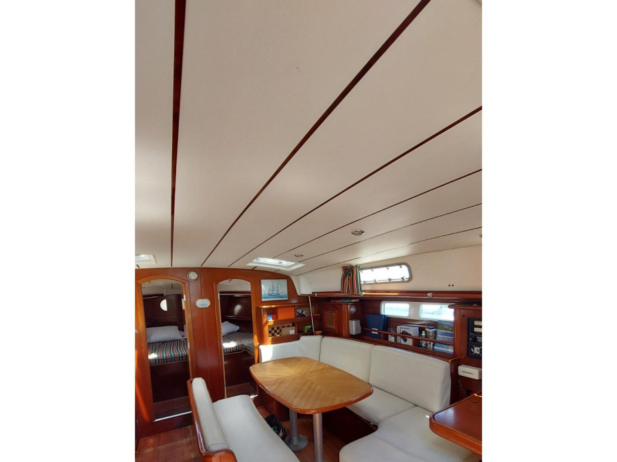 Interior image - 2