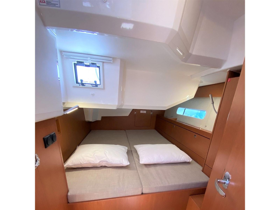 Interior image - 2