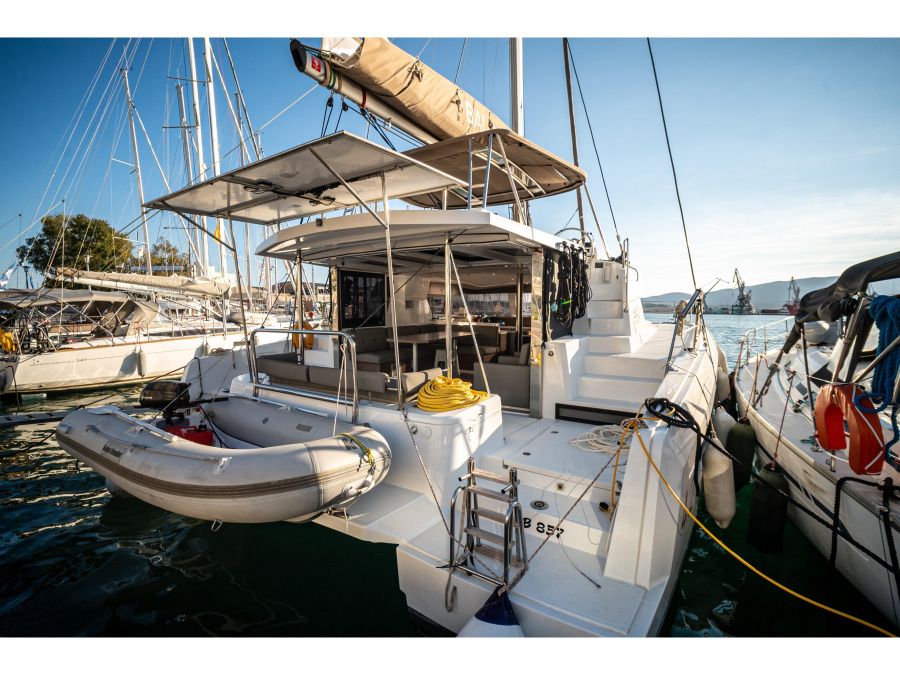 Photo #1 - Bali 4.2 (Silver IX) en Port of - 14018