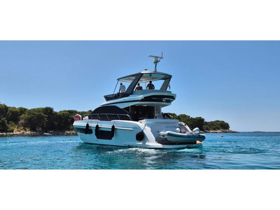 Photo #1 - Azimut 53 Fly (White) en ACI Marina - 22307