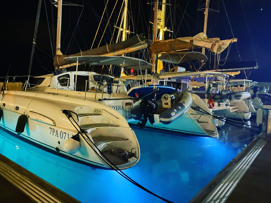 Photo #1 - Bahia 46 (Hyera ( AC / WATER MAKER )) en Marina - 17250