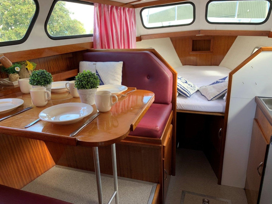 Interior image - 1