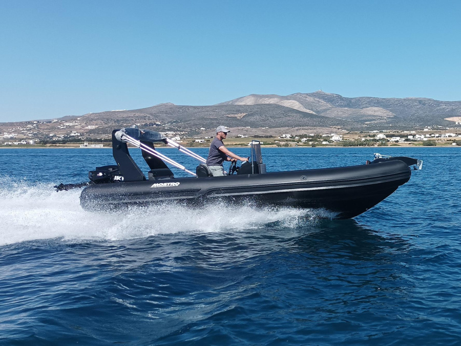 Photo #1 - Mostro Offshore 621 (Triton) en Marina Aliki - 21250