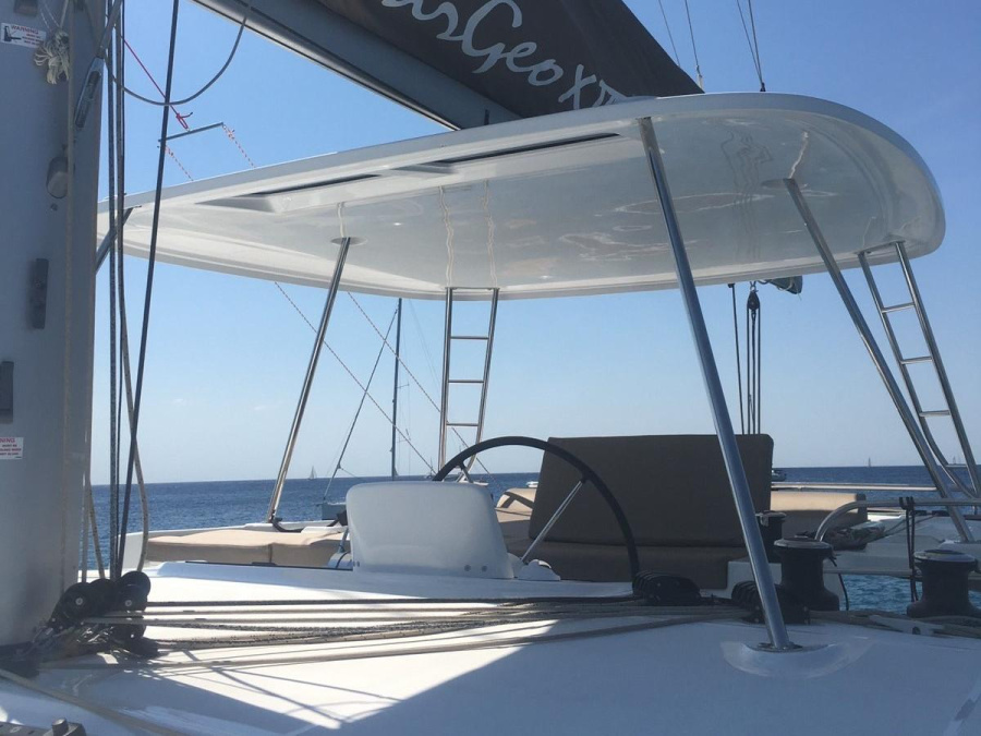 Photo #1 - Lagoon 46 (Margeo XVII (A/C - Generator - Water Maker - dishwasher)) en Alimos Marina - 19196