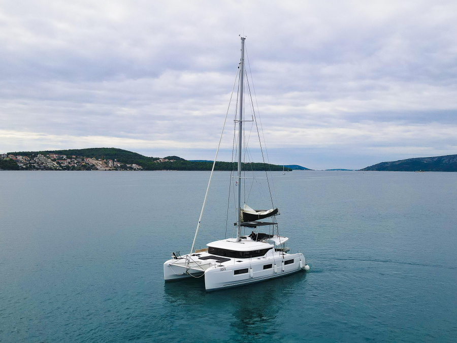 Photo #1 - Lagoon 46 Fly (Galeb) en Marina Baotić - 18636