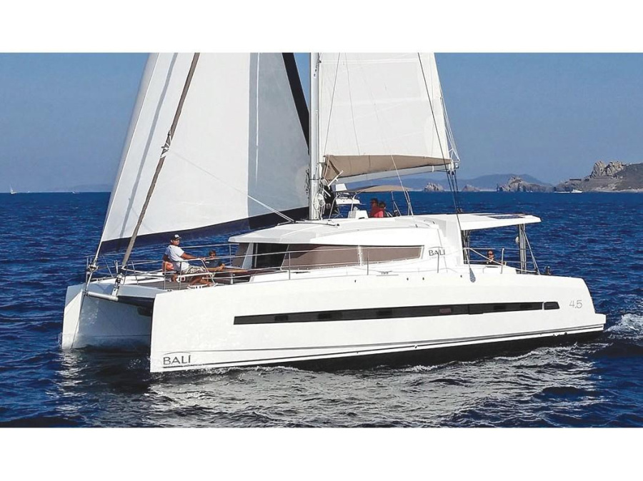 Photo #1 - Bali 4.5 (LeAndra) en Marti Marina - 21402