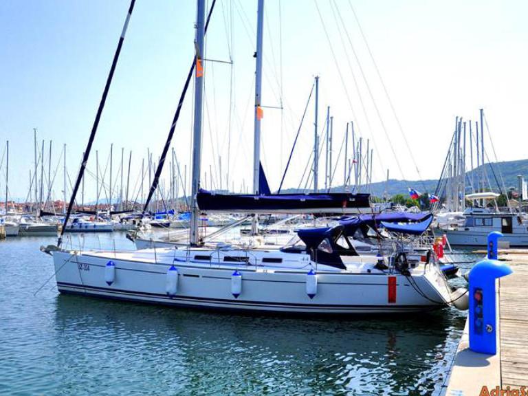 Photo #1 - Dufour 44 (Happy AS) en Marina - 7891