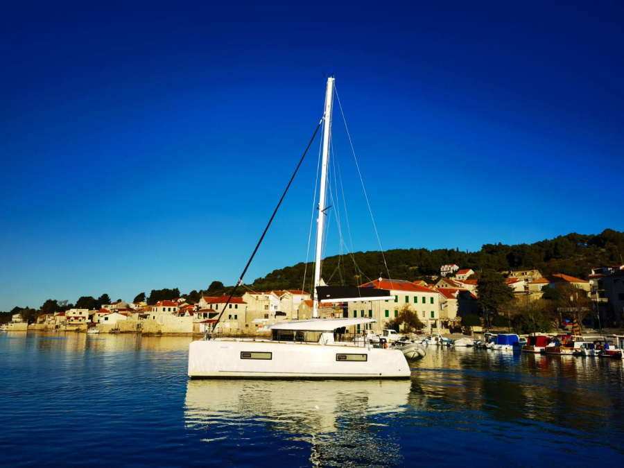 Photo #1 - Lagoon 40 (ALEXANDRIA) en D-Marin Dalmacija Marina - 21430