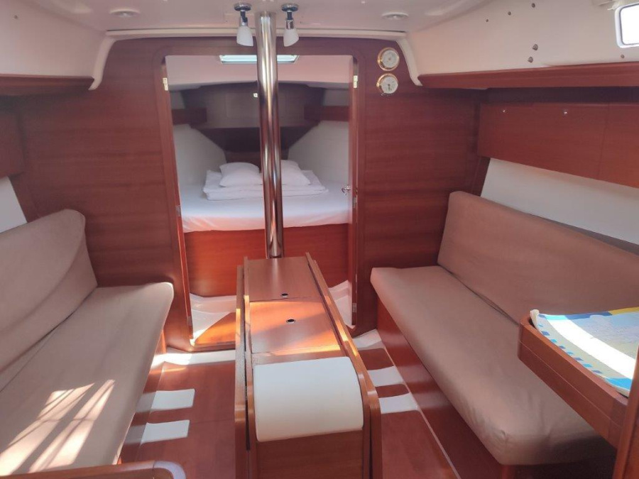 Interior image - 2