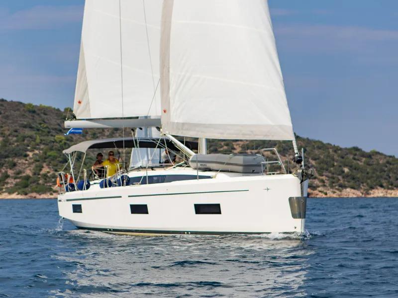 Photo #1 - Bavaria C42 (Bluestone) en Agia Effimia - 20396