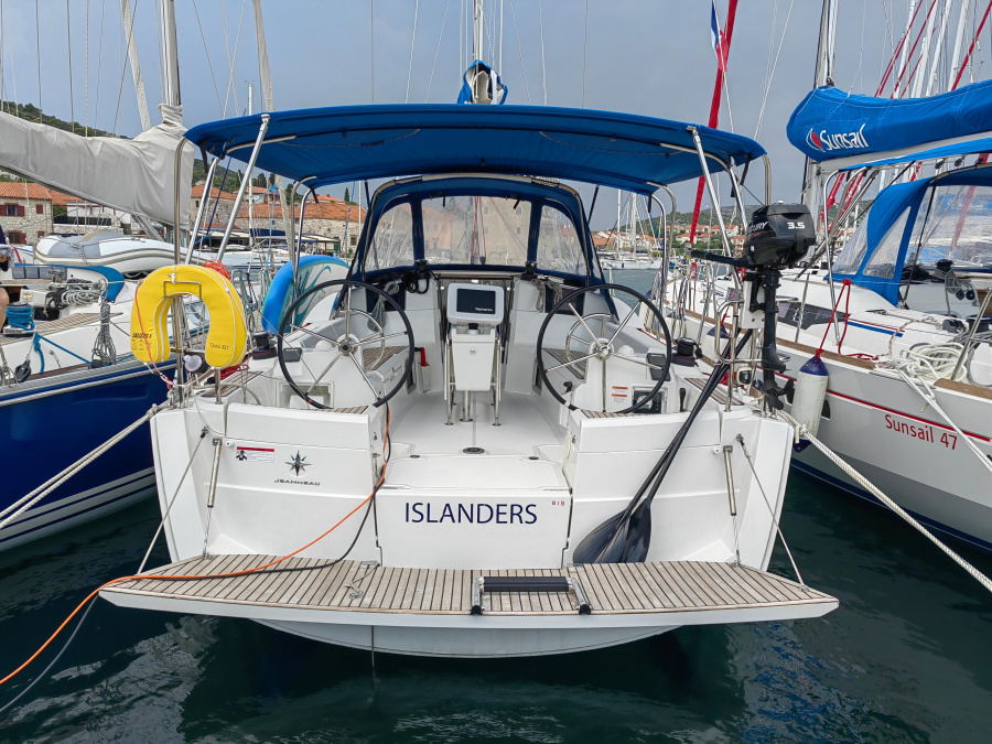Photo #1 - Sun Odyssey 389 (Islanders) en Marina Lošinj - 21283