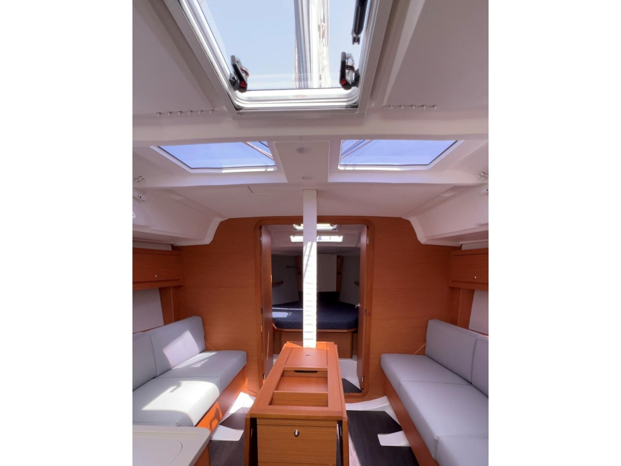Interior image - 2