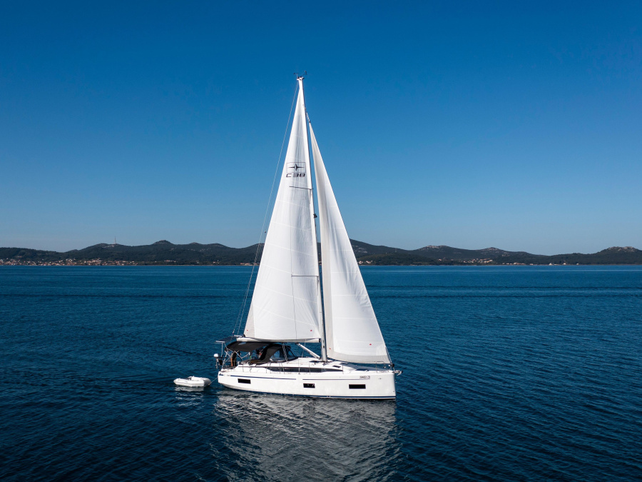 Photo #1 - Bavaria C38 (MARTINI) en Marina - 20464